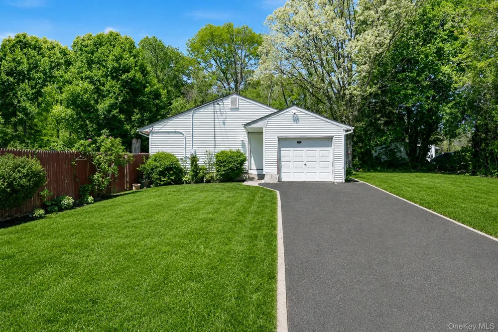 103 Gates Avenue Central Islip, NY 11722