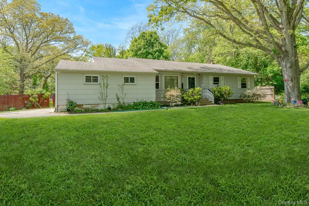 103 Gates Avenue Central Islip, NY 11722