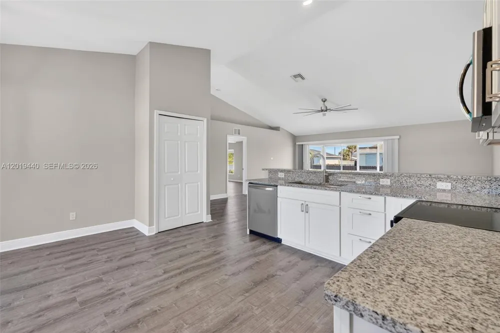 409 NE 25th Ter Cape Coral, FL 33909
