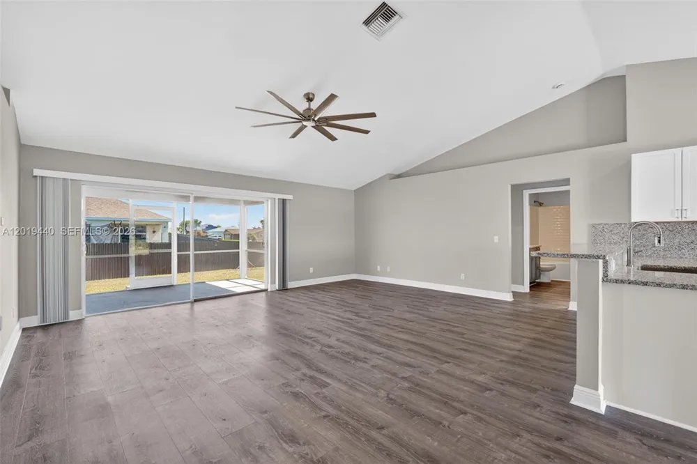 409 NE 25th Ter Cape Coral, FL 33909