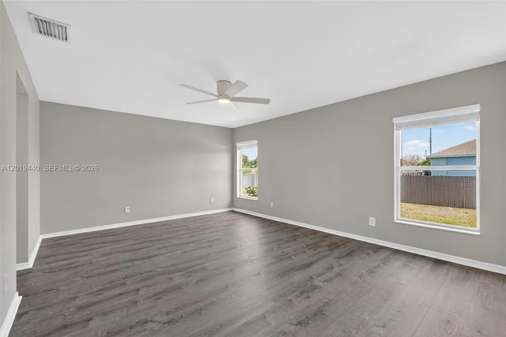 409 NE 25th Ter Cape Coral, FL 33909