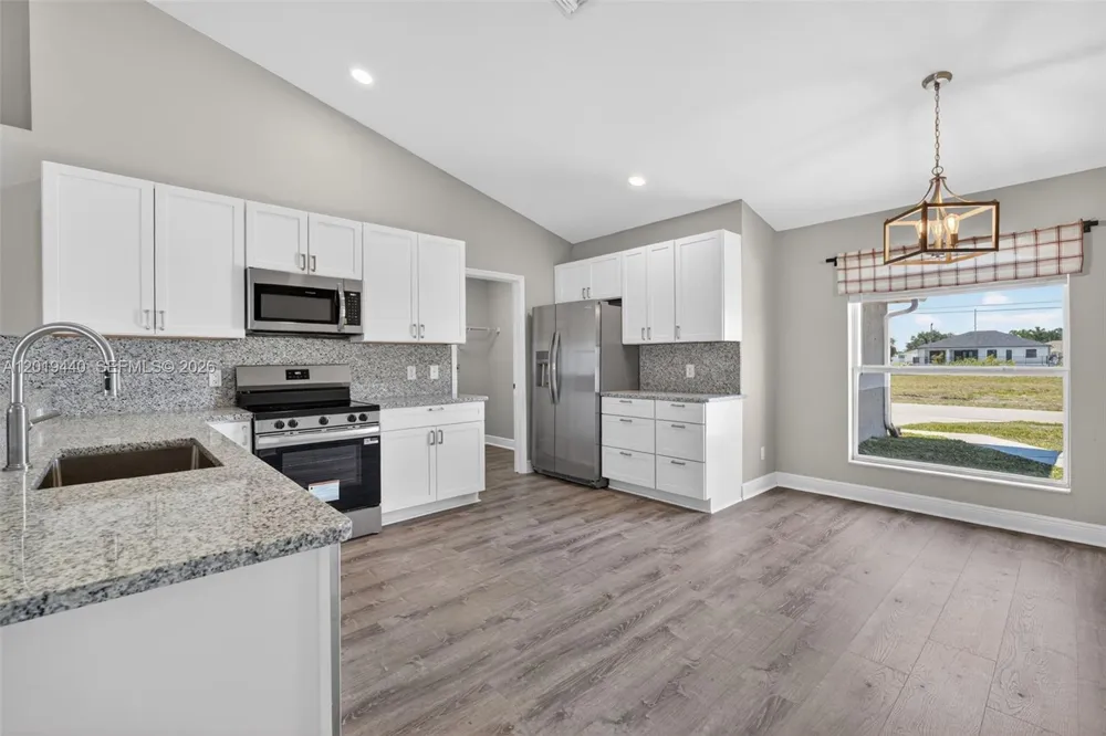 409 NE 25th Ter Cape Coral, FL 33909