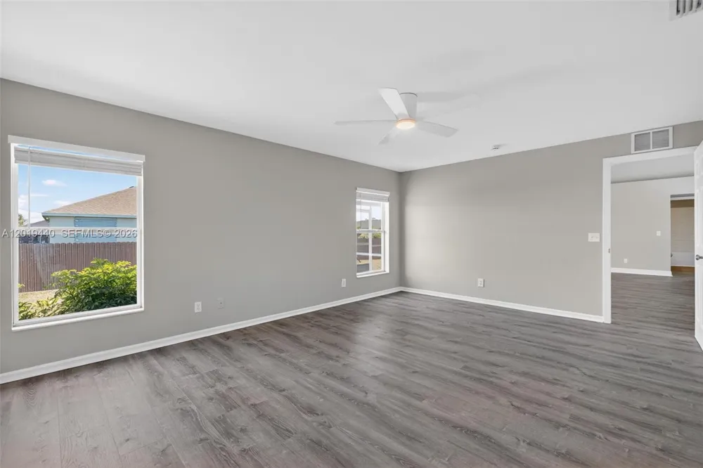 409 NE 25th Ter Cape Coral, FL 33909
