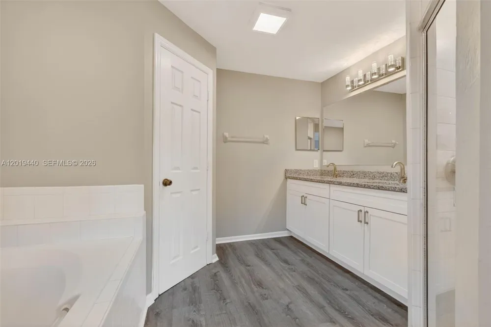 409 NE 25th Ter Cape Coral, FL 33909