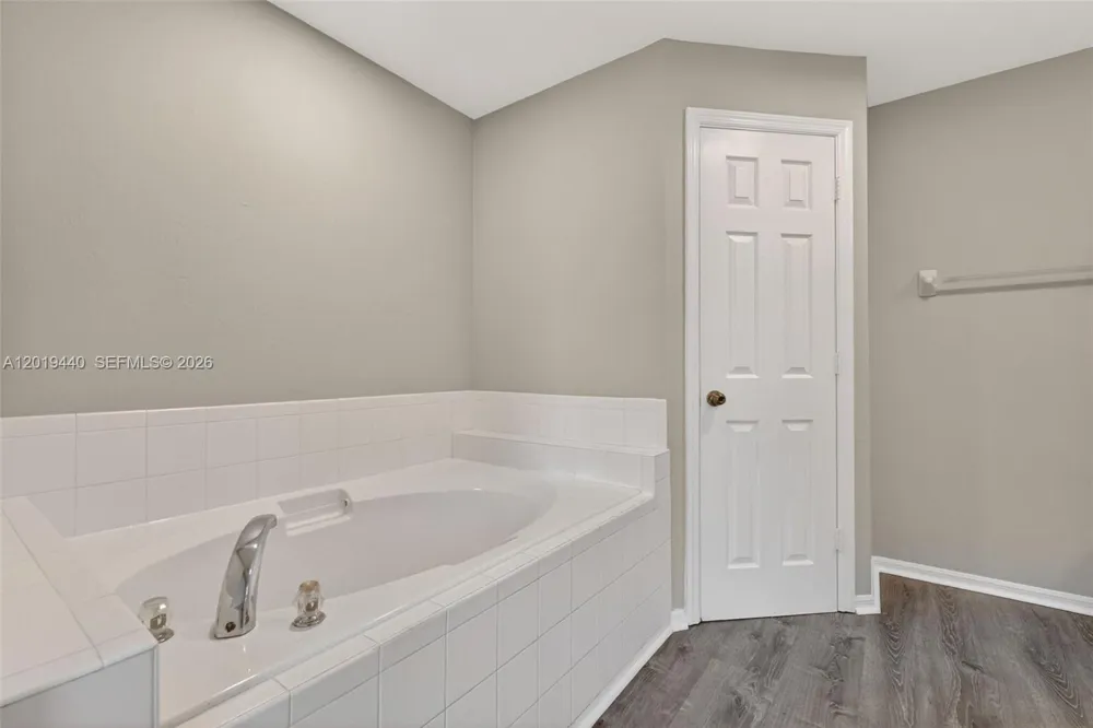 409 NE 25th Ter Cape Coral, FL 33909