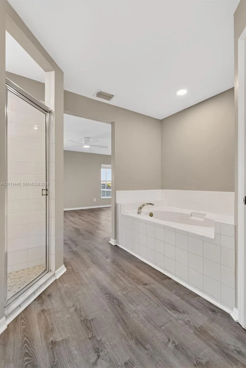409 NE 25th Ter Cape Coral, FL 33909