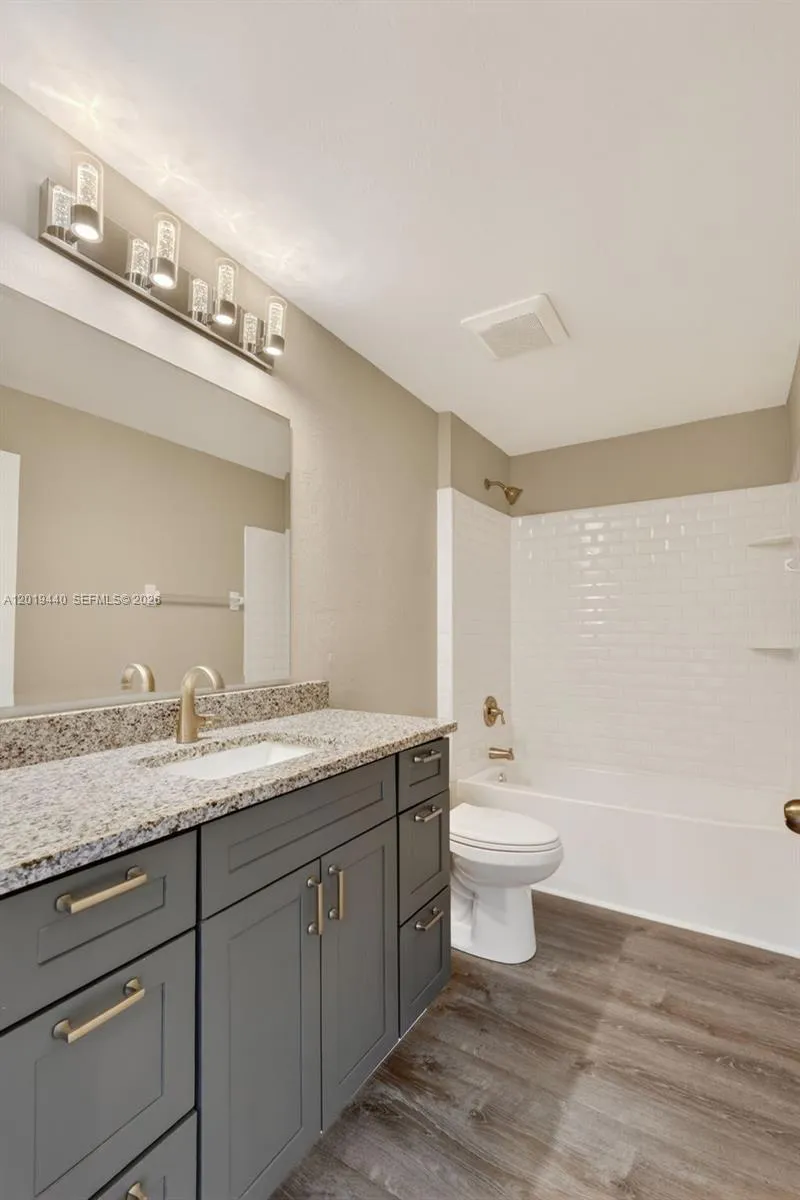 409 NE 25th Ter Cape Coral, FL 33909