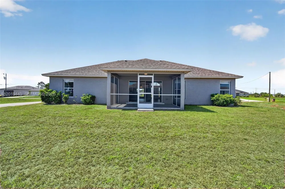409 NE 25th Ter Cape Coral, FL 33909