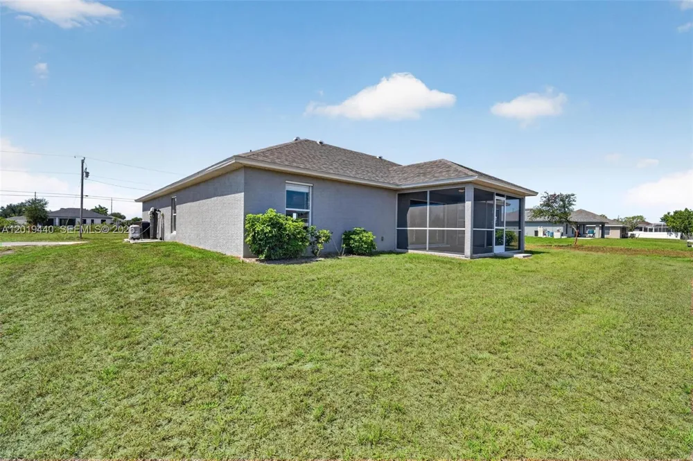 409 NE 25th Ter Cape Coral, FL 33909