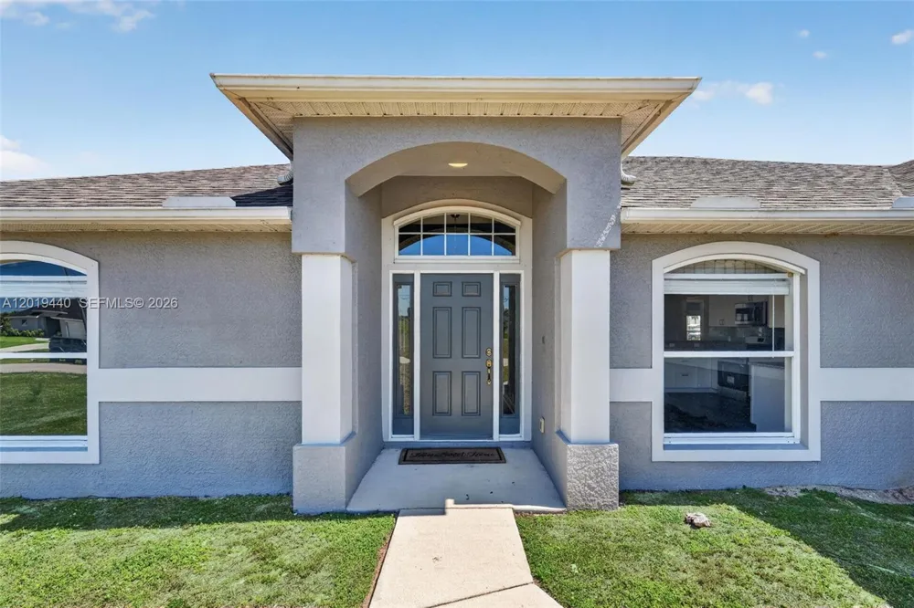 409 NE 25th Ter Cape Coral, FL 33909