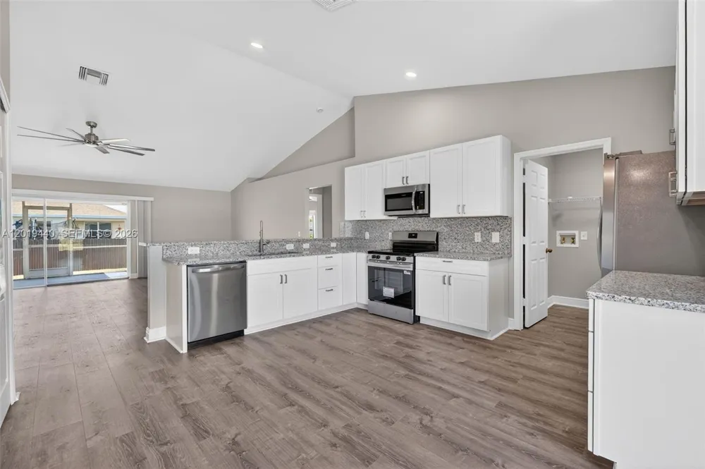 409 NE 25th Ter Cape Coral, FL 33909