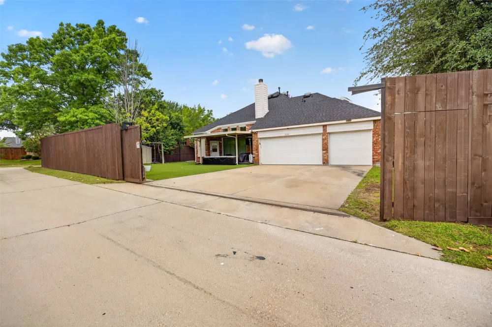 5314 Somerset Drive Rowlett, TX 75089