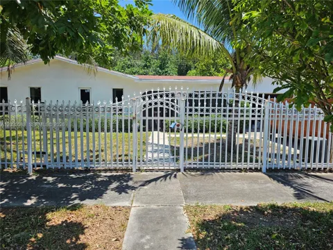 15851 NW 37th Ct