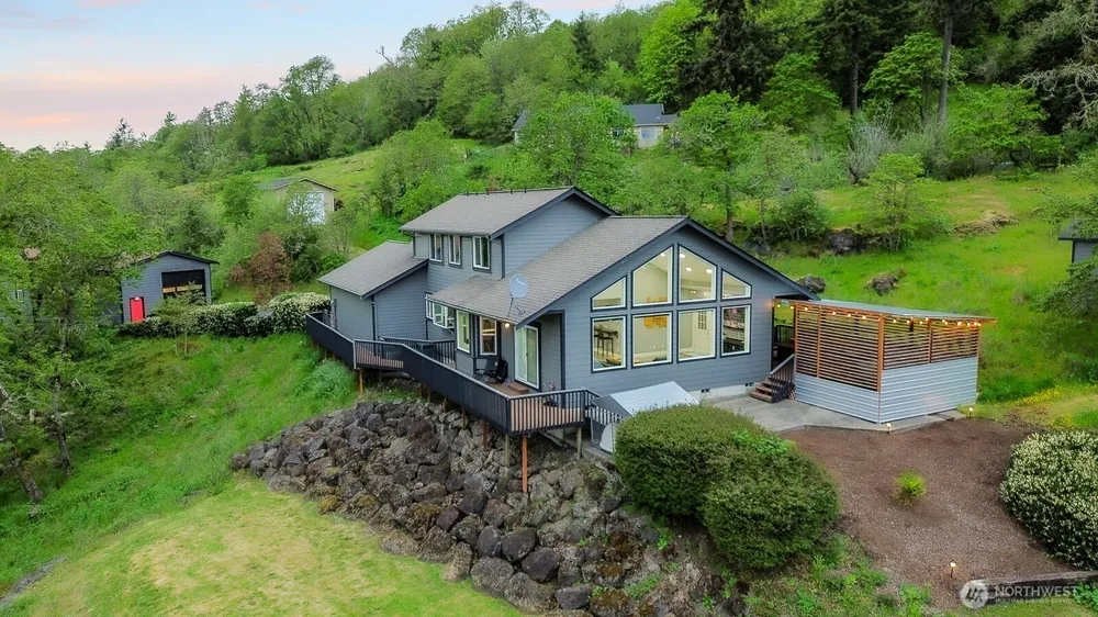 72 Bluff Road Kelso, WA 98626