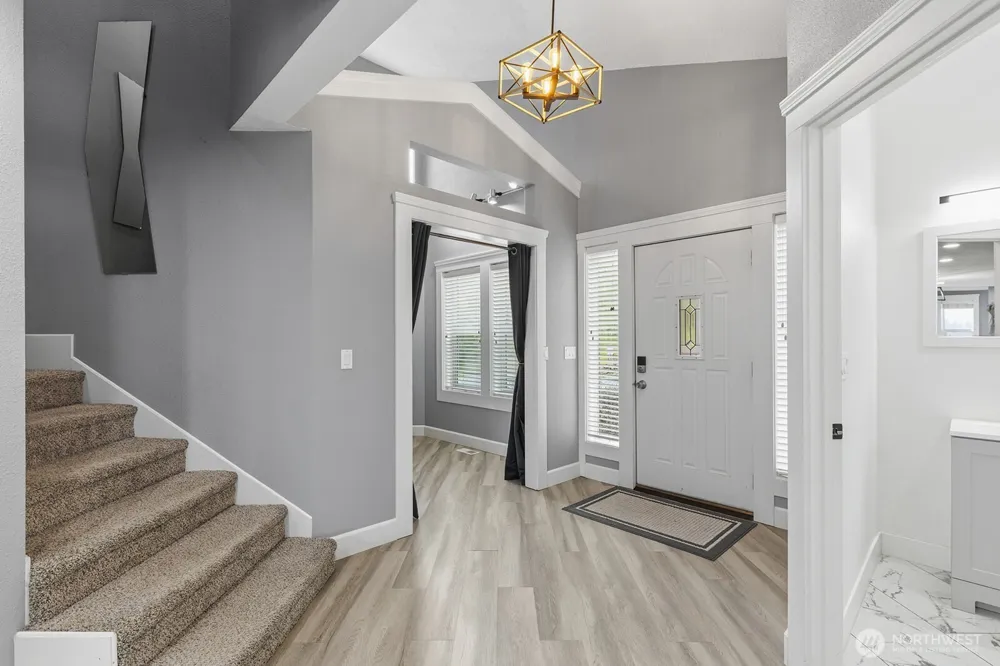 72 Bluff Road Kelso, WA 98626