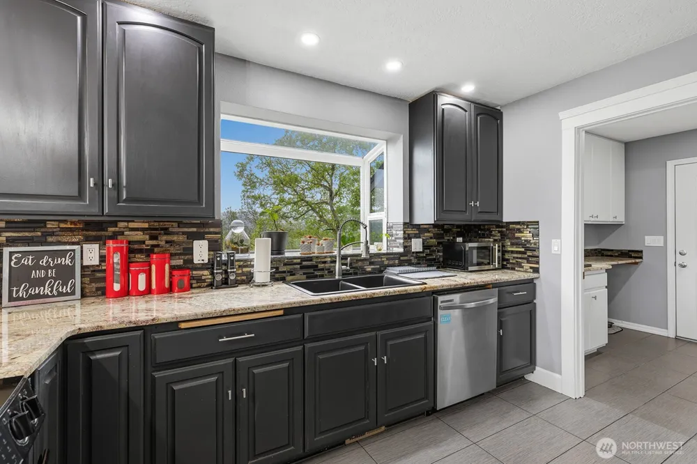 72 Bluff Road Kelso, WA 98626