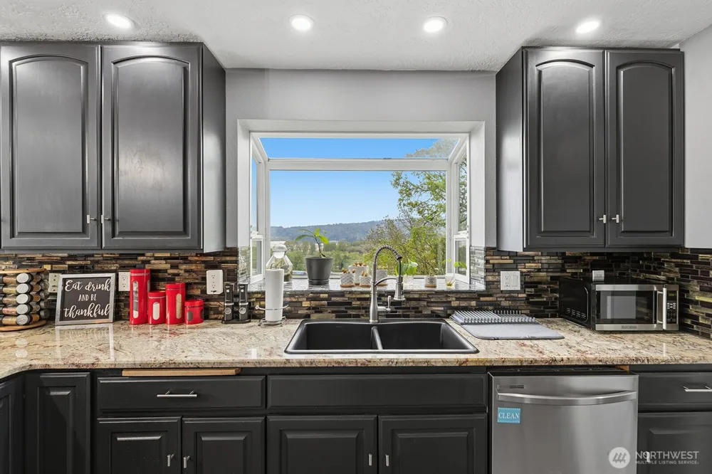 72 Bluff Road Kelso, WA 98626