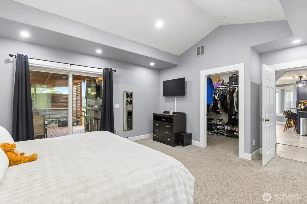 72 Bluff Road Kelso, WA 98626