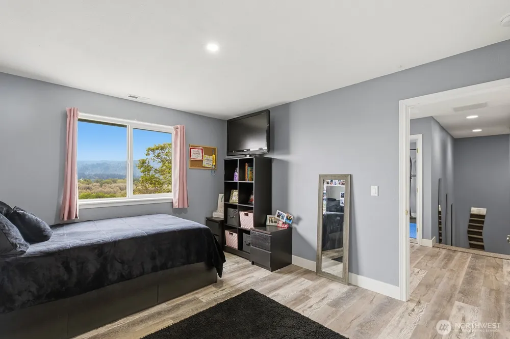 72 Bluff Road Kelso, WA 98626