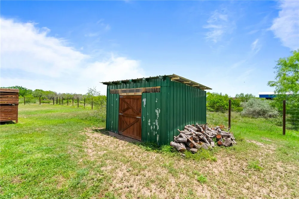 3249 County Road 308 Orange Grove, TX 78372