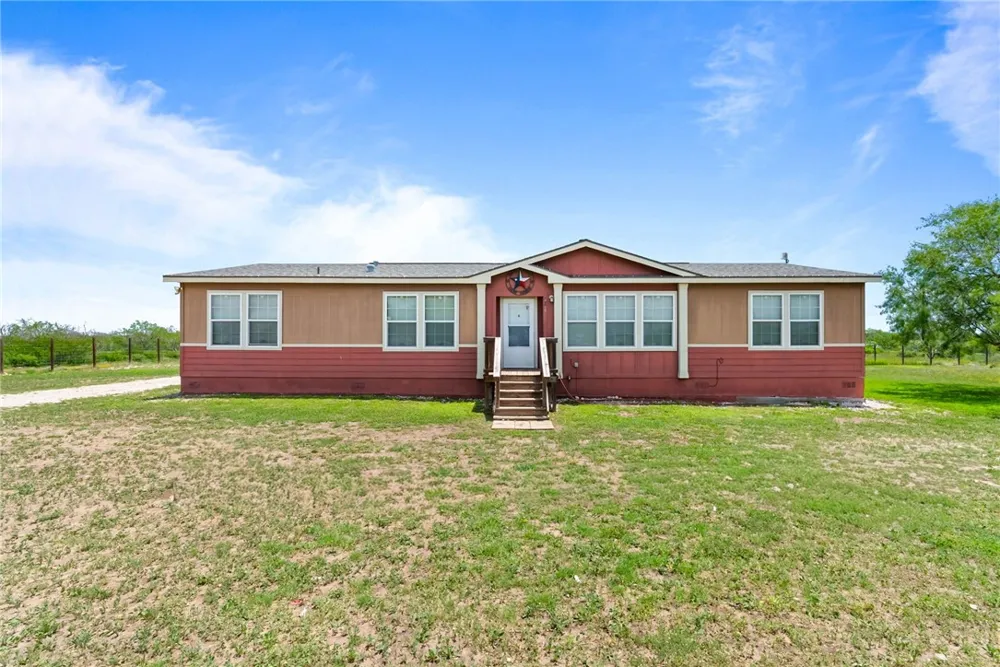 3249 County Road 308 Orange Grove, TX 78372