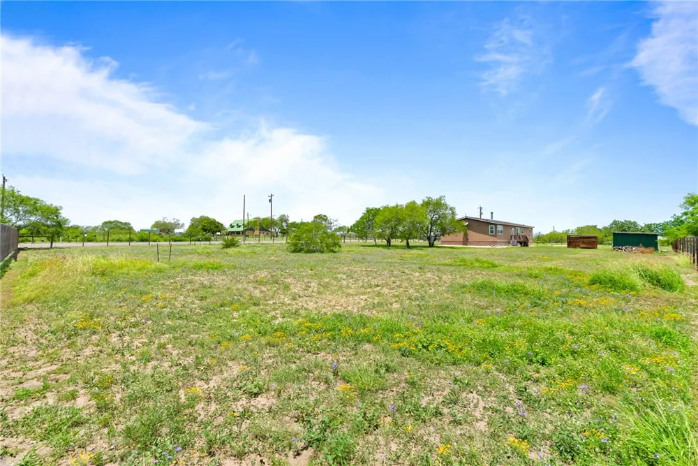 3249 County Road 308 Orange Grove, TX 78372