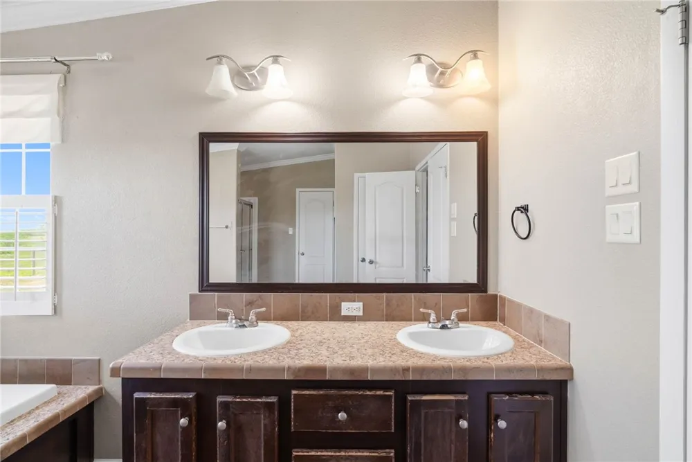 3249 County Road 308 Orange Grove, TX 78372