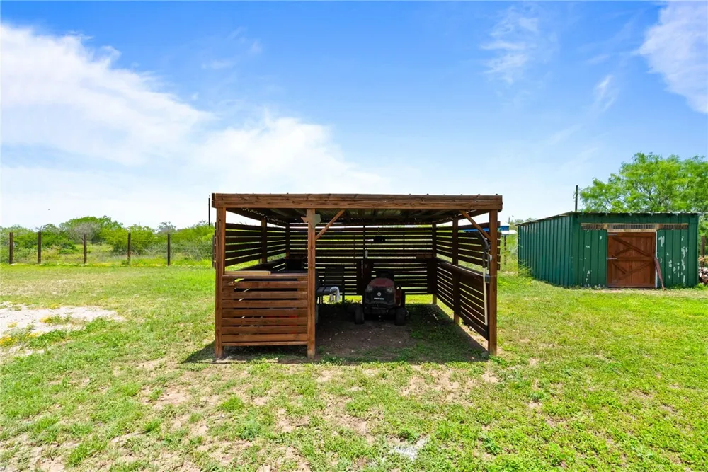 3249 County Road 308 Orange Grove, TX 78372