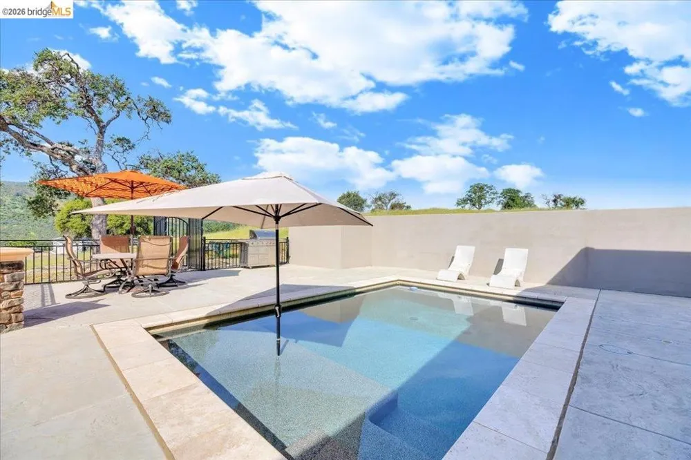1976 Oak Creek Copperopolis, CA 95228
