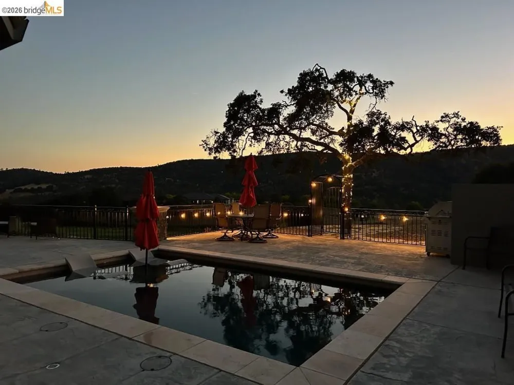 1976 Oak Creek Copperopolis, CA 95228