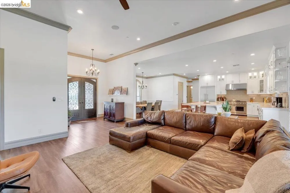 1976 Oak Creek Copperopolis, CA 95228
