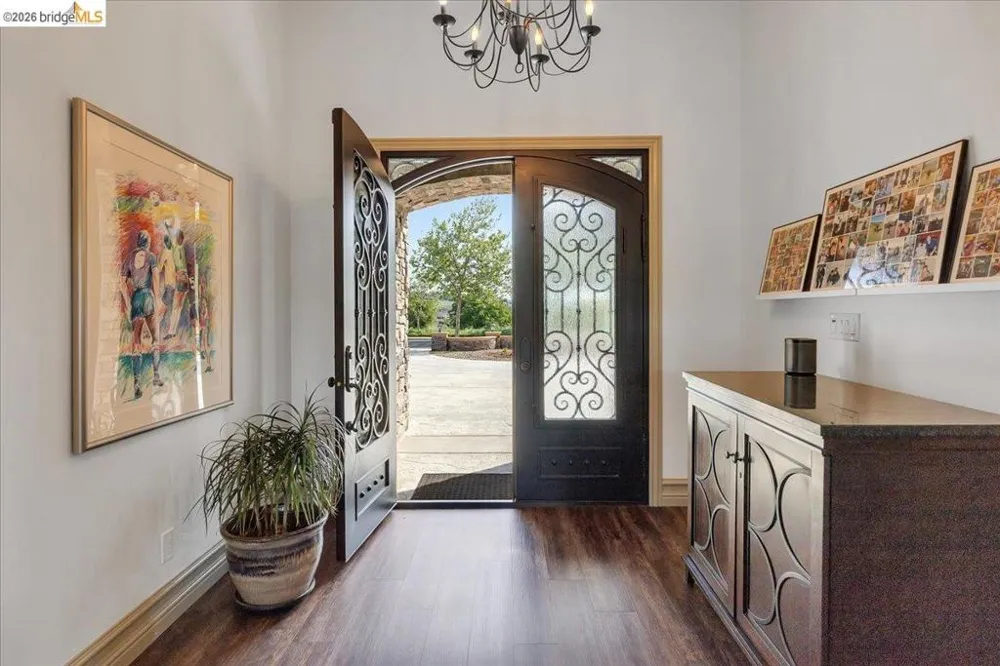 1976 Oak Creek Copperopolis, CA 95228