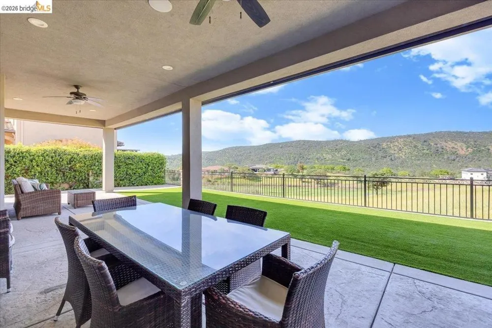 1976 Oak Creek Copperopolis, CA 95228