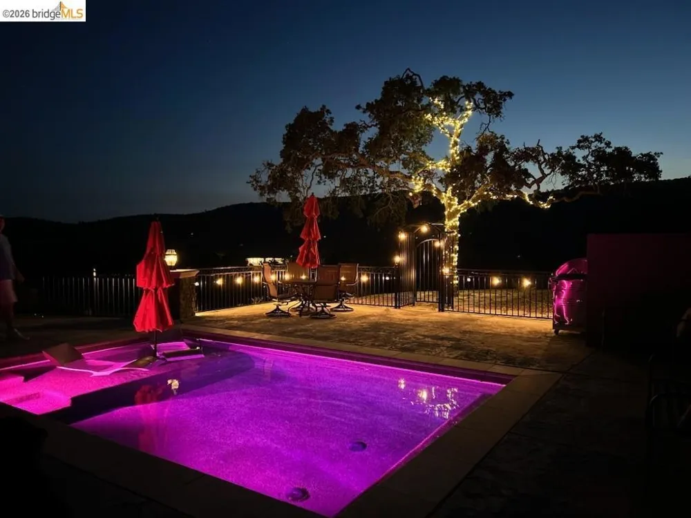 1976 Oak Creek Copperopolis, CA 95228