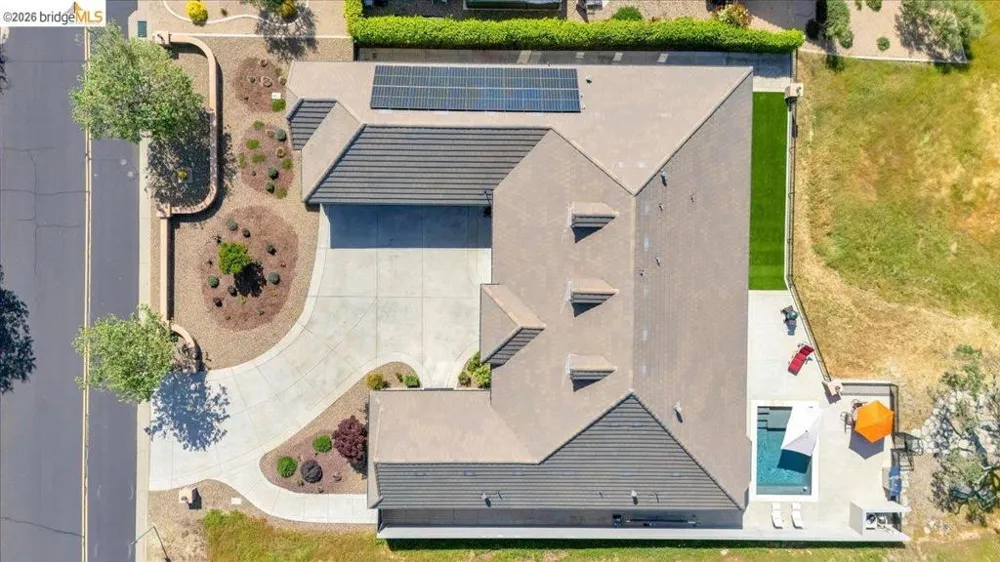 1976 Oak Creek Copperopolis, CA 95228