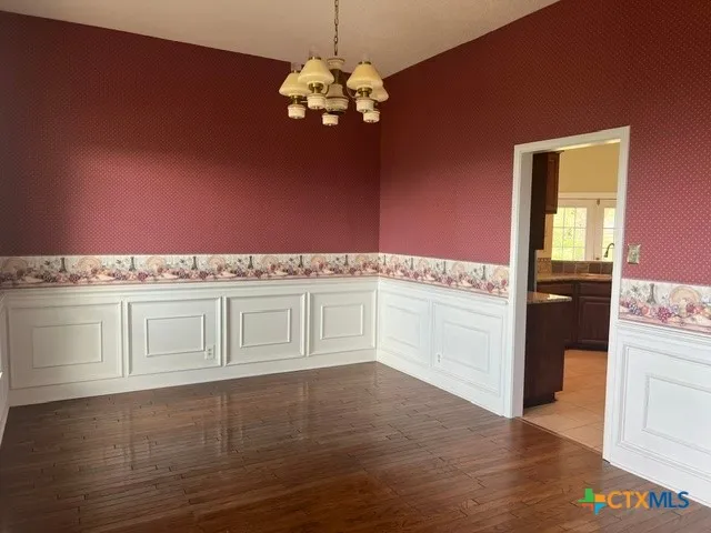 4612 County Road 117 Floresville, TX 78114