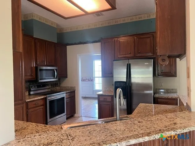 4612 County Road 117 Floresville, TX 78114