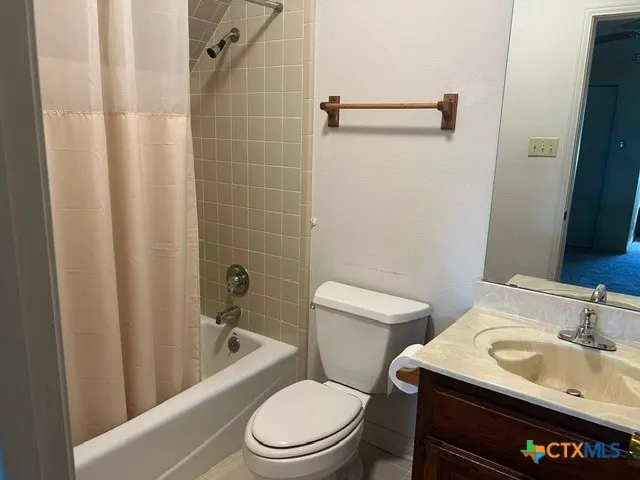4612 County Road 117 Floresville, TX 78114