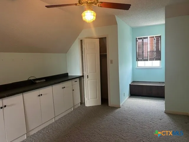 4612 County Road 117 Floresville, TX 78114