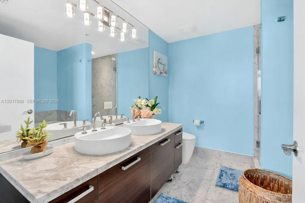 244 Biscayne Blvd #3602 Miami, FL 33132