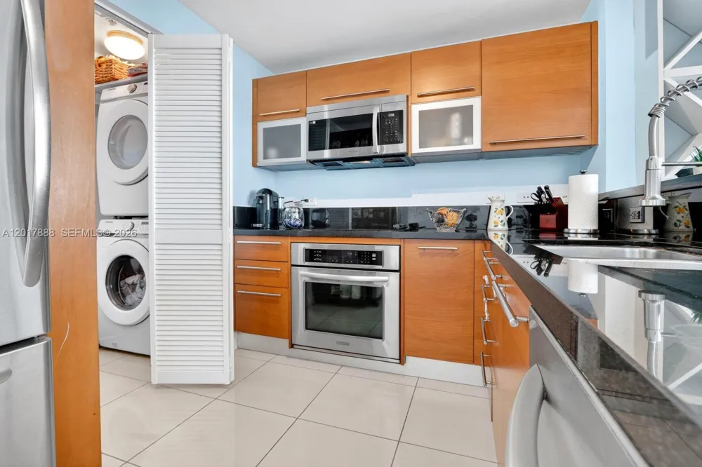244 Biscayne Blvd #3602 Miami, FL 33132