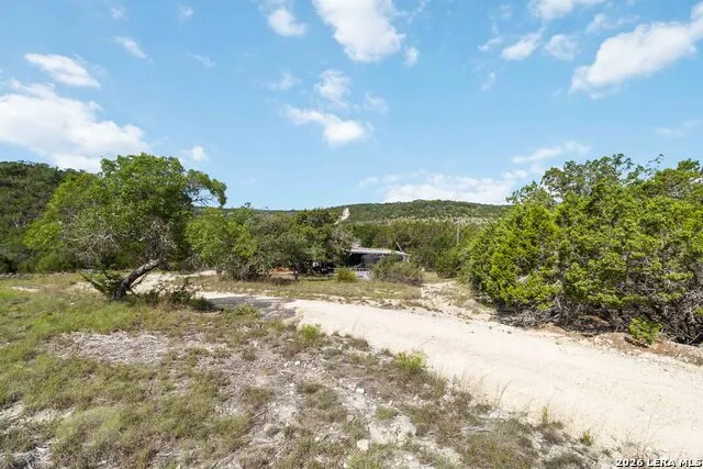 221 APACHERIA PASS W Comfort, TX 78013