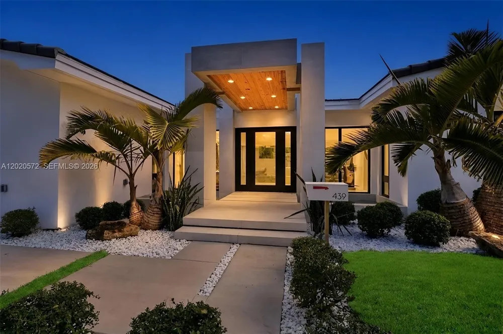 439 Hardee Rd Coral Gables, FL 33146