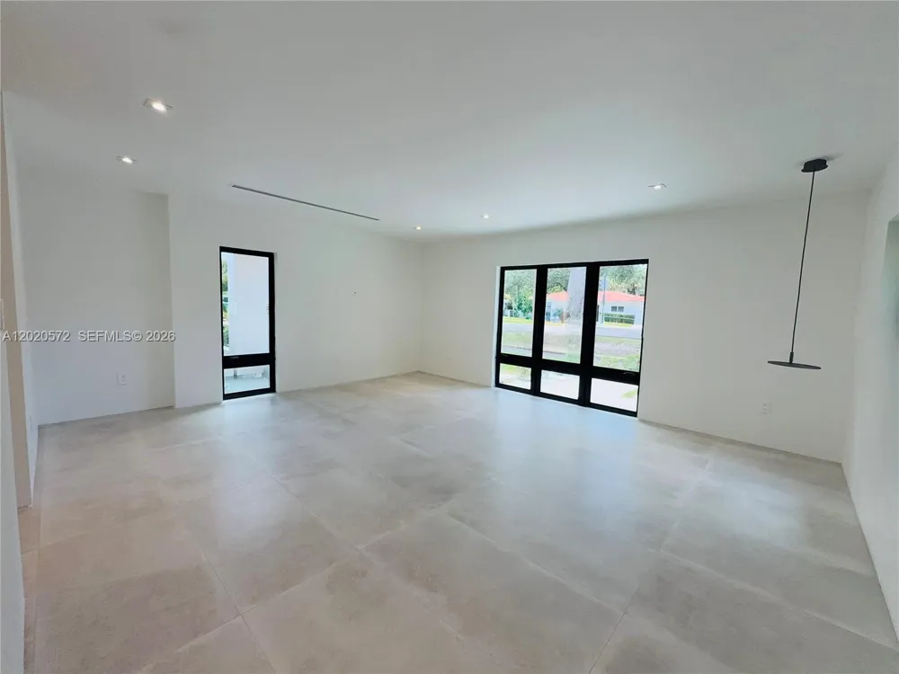 439 Hardee Rd Coral Gables, FL 33146