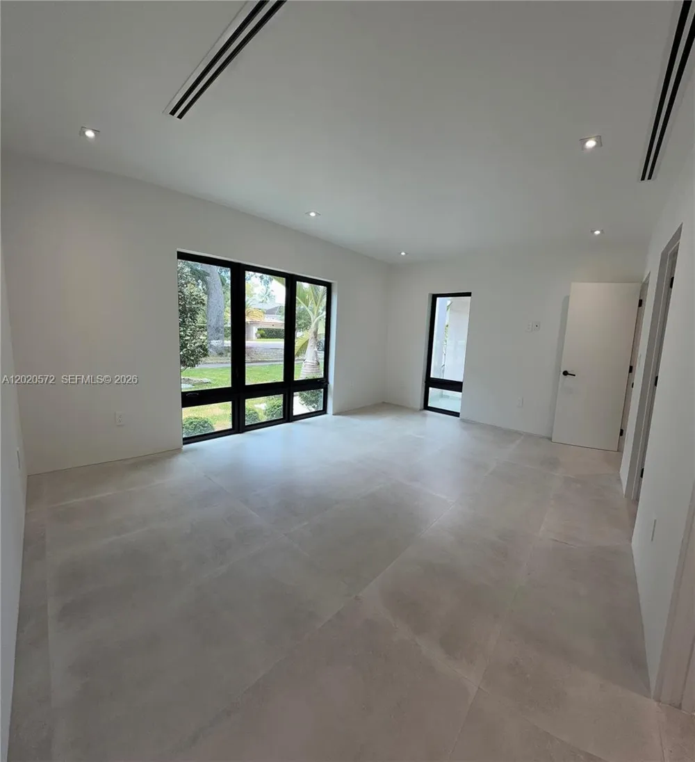 439 Hardee Rd Coral Gables, FL 33146