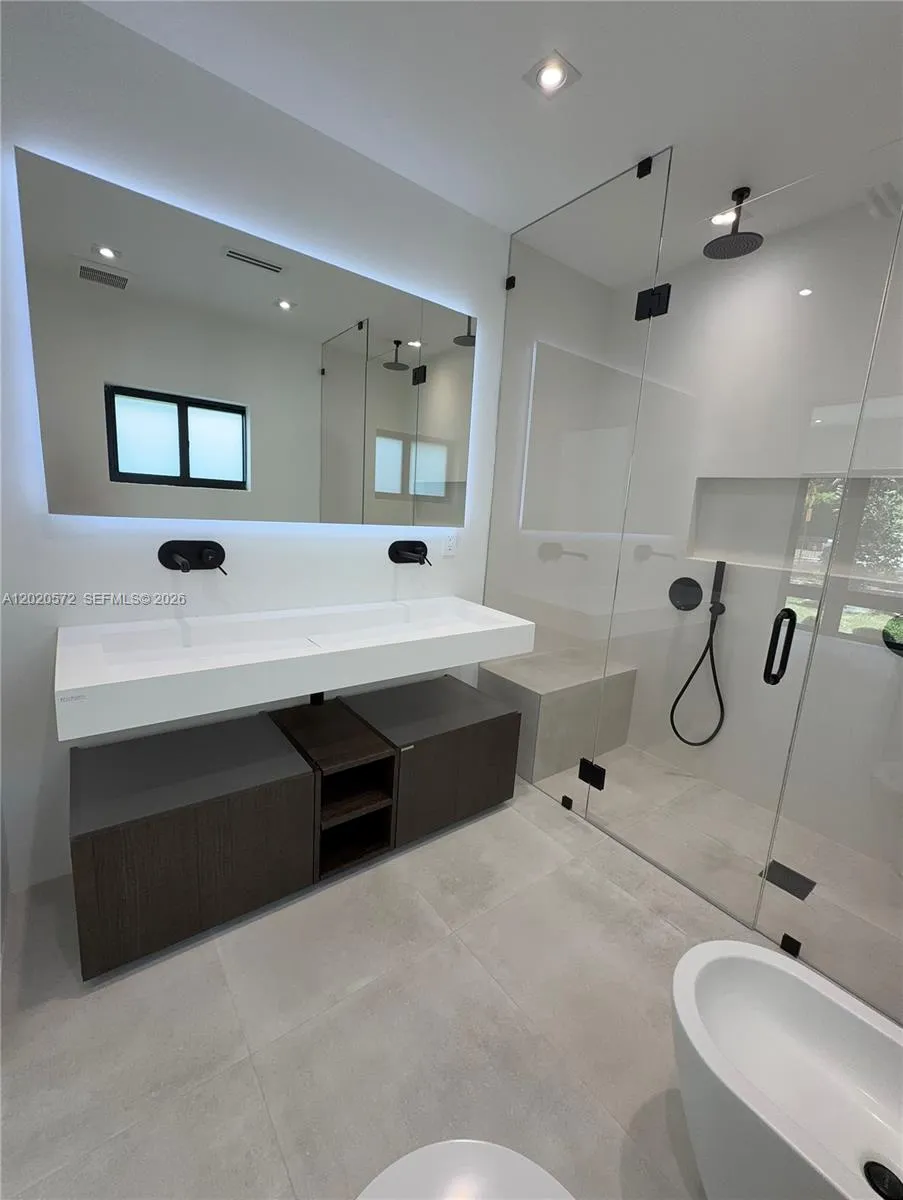 439 Hardee Rd Coral Gables, FL 33146
