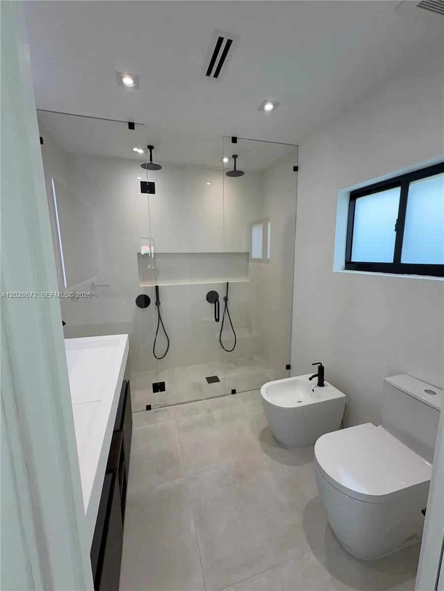 439 Hardee Rd Coral Gables, FL 33146