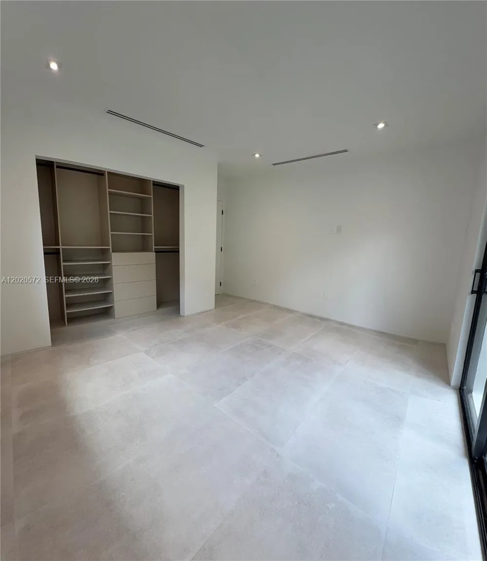 439 Hardee Rd Coral Gables, FL 33146