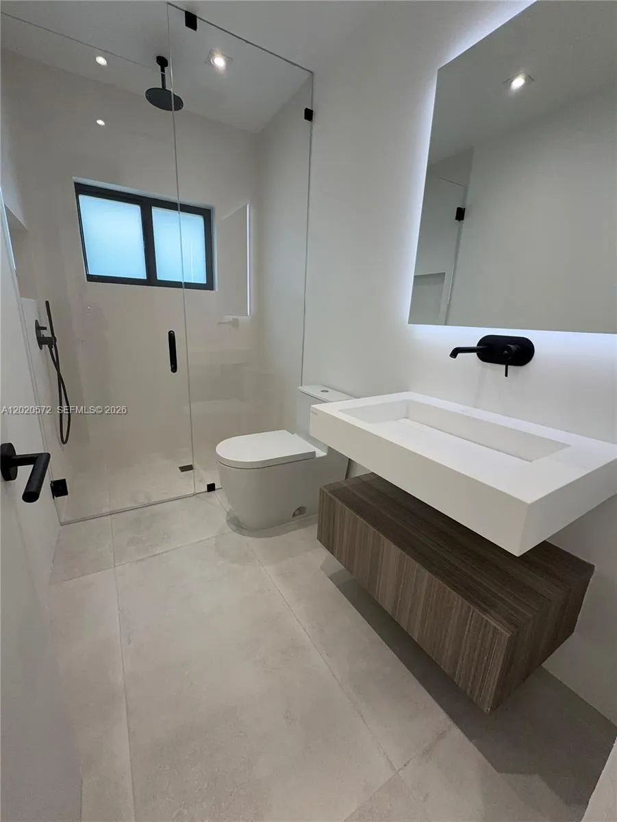 439 Hardee Rd Coral Gables, FL 33146