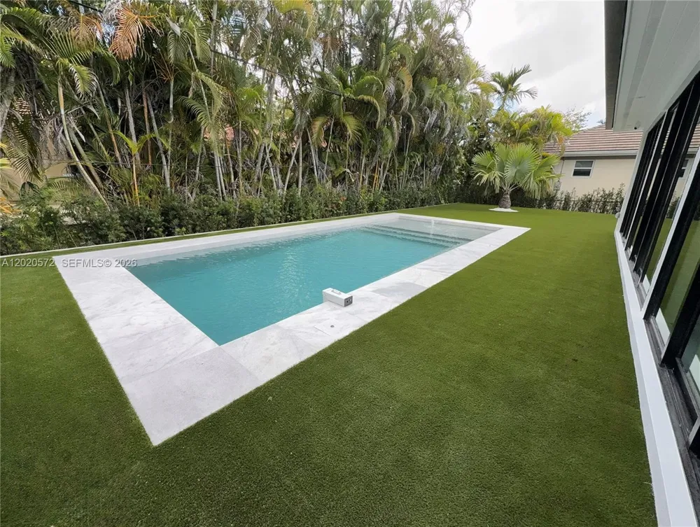 439 Hardee Rd Coral Gables, FL 33146